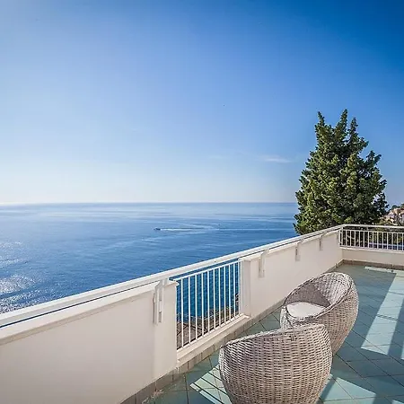 فيلة Sleeps 9 Pool Air Con Wifi أمالفي